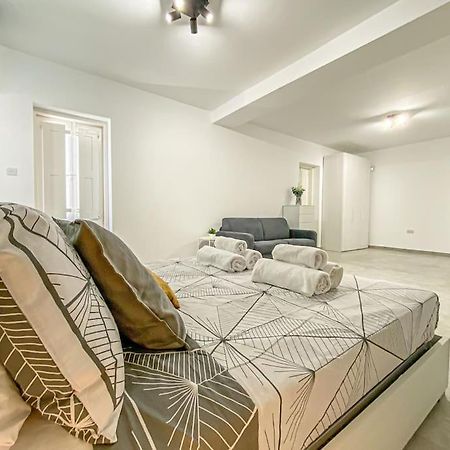 Designer Duplex Penthouse In Floriana Appartement Buitenkant foto
