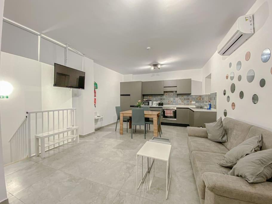 Designer Duplex Penthouse In Floriana Appartement Buitenkant foto